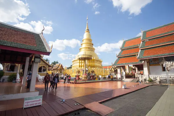 Že Hariphunchai, hlavní chrám v Lamphunu provincii Phra — Stock fotografie