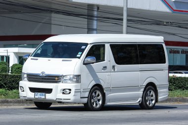 Özel Toyota Ventury minibüsü.