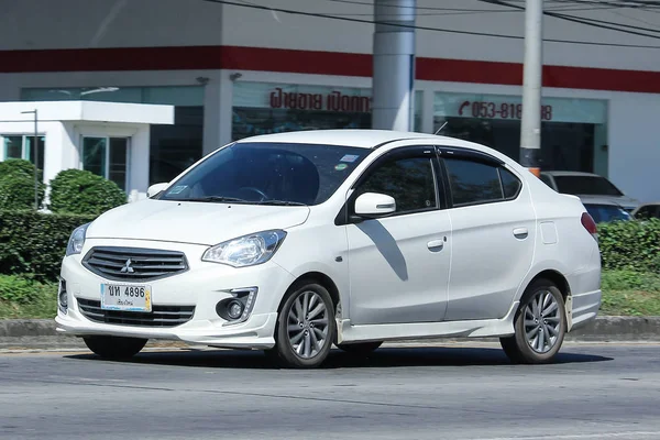 Eco coche privado, Mitsubishi Atracción — Foto de Stock