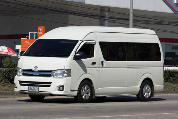 Privado Toyota commuter van . — Fotografia de Stock