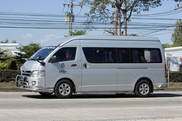Okul otobüsü van Chiang Mai Rajabhat Üniversitesi — Stok fotoğraf