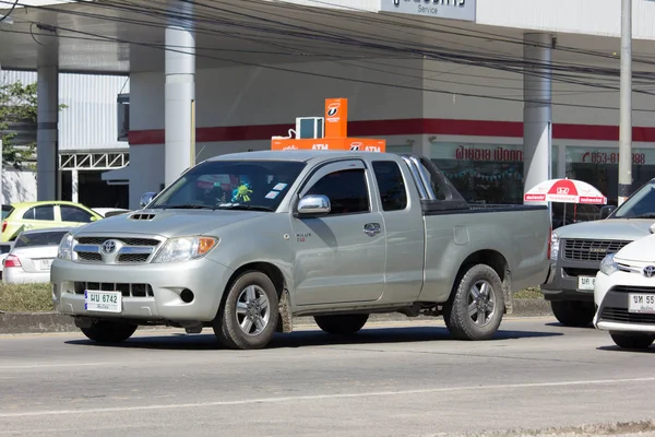 Özel kamyonet araba Toyota Hilux. — Stok fotoğraf