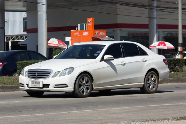 Privado Mercedes-Benz E200 — Fotografia de Stock