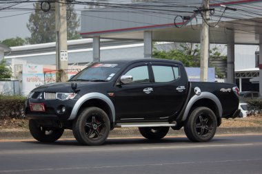 Özel araba, Mitsubishi Triton kamyonet.