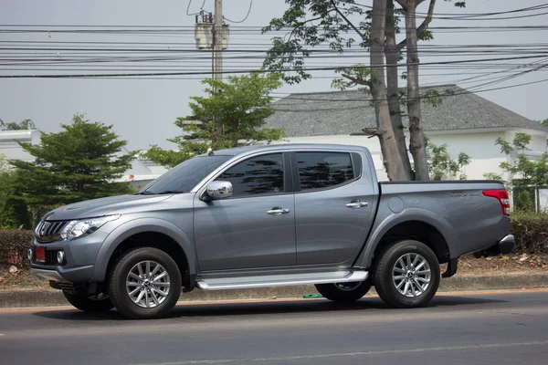 Özel araba, Mitsubishi Triton kamyonet.