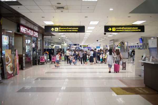 Pasajero dentro de la Terminal Internacional de Chiang mai Internatio — Foto de Stock