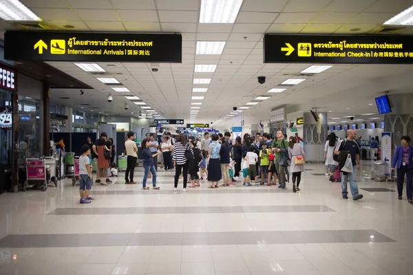 Passeggero all'interno del Terminal Internazionale di Chiang mai Internatio — Foto Stock