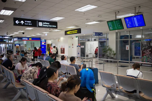 Pasajero dentro de la Terminal Internacional de Chiang mai Internatio — Foto de Stock
