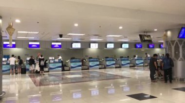 Uluslararası Terminal Chiang mai Uluslararası Havaalanı içinde yolcu. 