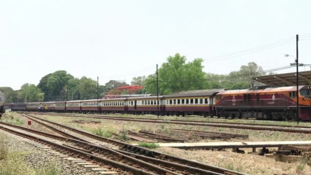 Train route Bangkok and Chiangmai at Chiangmai Railway Station — Stock Video
