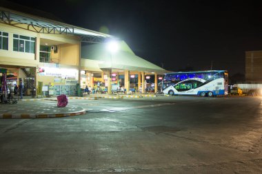 Srithawong tur şirketi otobüs rota Bangkok ve Chiangmai