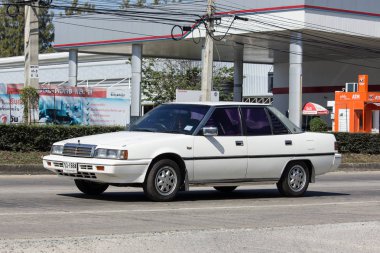 Eski özel araba, Mitsubishi Galant. 