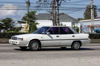 Eski özel araba, Mitsubishi Galant. 