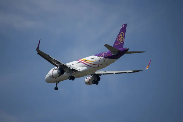 HS-TXG Airbus A320-200 de la vía aérea tailandesa sonrisa . — Foto de Stock