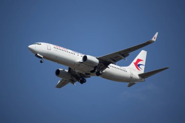 Çin Doğu havayolu şirketi B-7590 Boeing 737-800