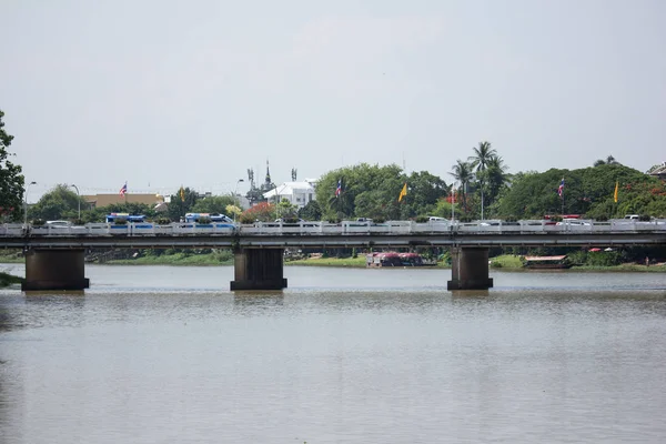 Nawarat Bridge över floden Ping — Stockfoto