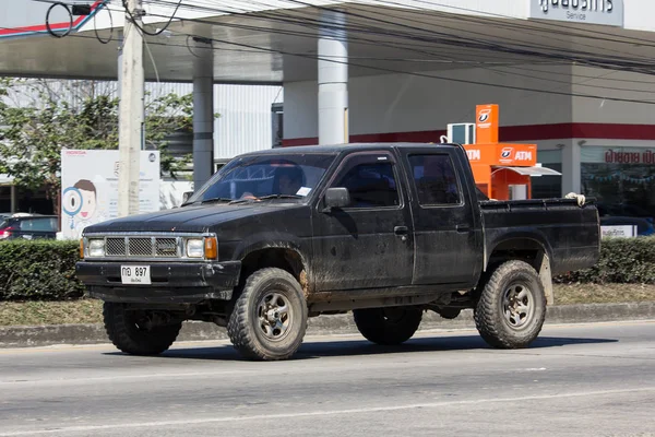 Pickup soukromé auto, Nissan velké M. — Stock fotografie