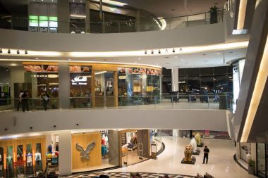  İç Maya alışveriş merkezi. 