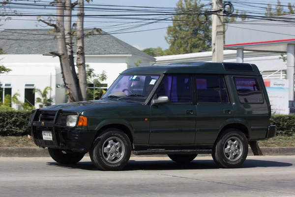 Privatwagen. Land-Rover-Entdeckung. — Stockfoto