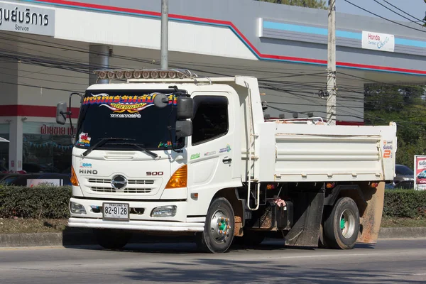 Camión volquete privado Hino . — Foto de Stock