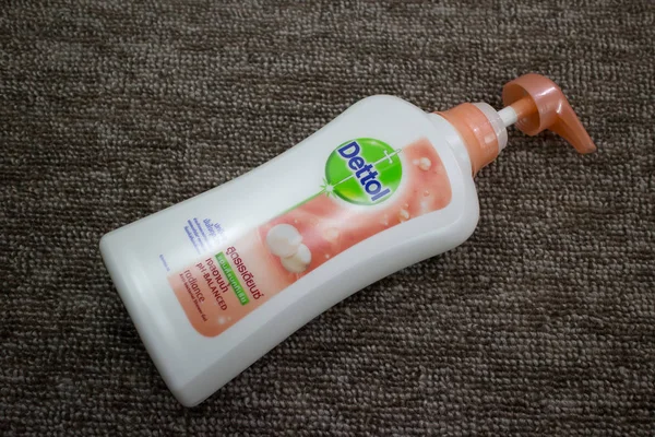 Produkt strzał z Dettol prysznic kremy — Zdjęcie stockowe