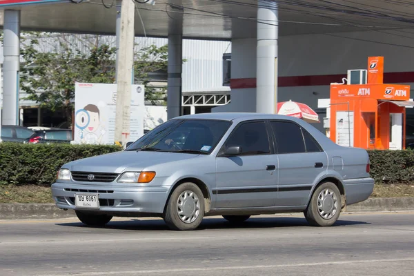 私人城市车，丰田新威驰。四门微型车轿车 — 图库照片