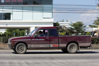 Özel eski bir kamyonet Isuzu araba.