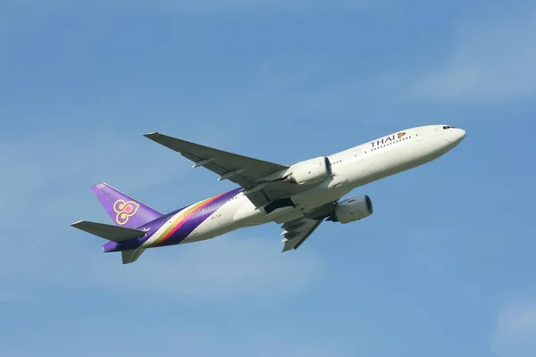 Boeing 777-200 HS-TJF de Thaiairway — Photo