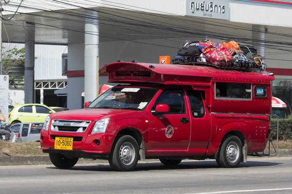 Taxi rojo chiang mai. Servicio en la ciudad y sus alrededores — Foto de Stock