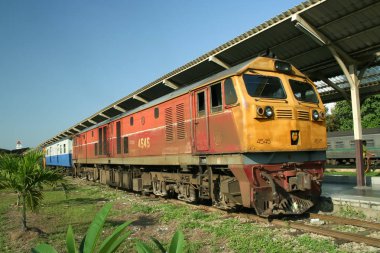Gea lokomotif No4545 tren No52 için