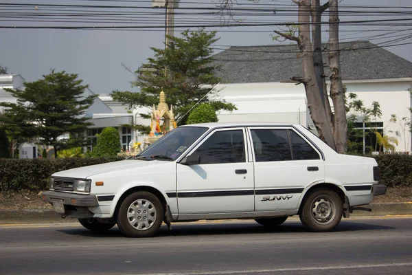 Soukromé staré auto Nissan Sunny — Stock fotografie