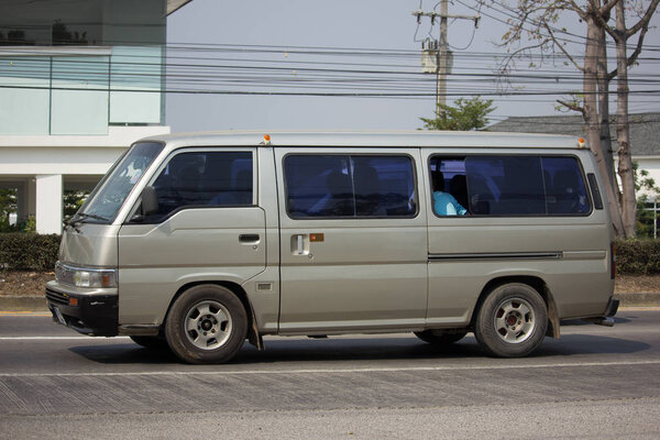 Рядовой автомобиль Nissan Urvan Van
