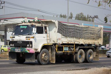 Özel Isuzu damperli kamyon.