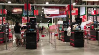  Kasiyer sayacı Makro süpermarket.