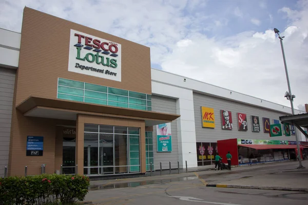 Tesco Lotus Hyper mercado Meechok — Foto de Stock