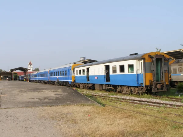 Voiture, train bleu pour trains-lits longue distance — Photo