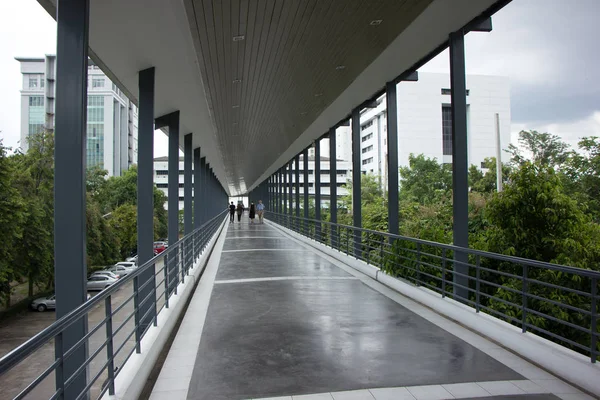 Suandok Skywalk, spacerem drogi między budynku Parking Park Suandok — Zdjęcie stockowe