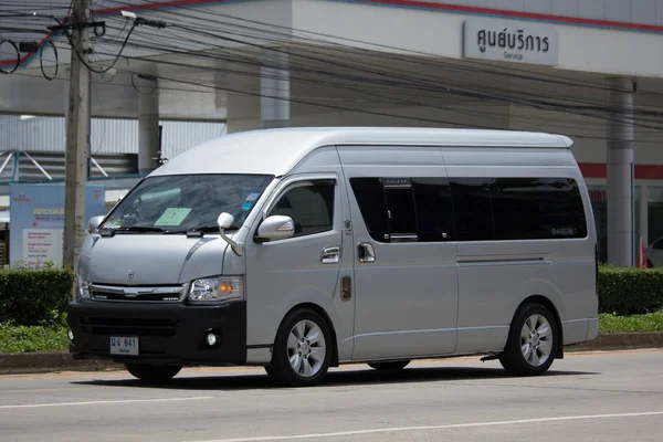 Privado Toyota commuter van . — Fotografia de Stock