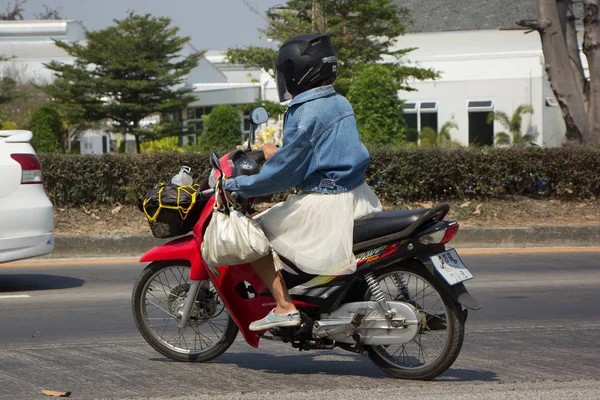 Рядовой мотоцикл Honda Wave . — стоковое фото
