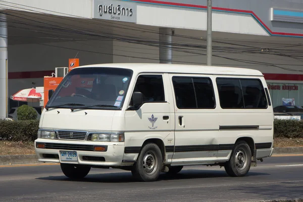 Nissan Urvan Van araç bölümü hastalık kontrol. — Stok fotoğraf