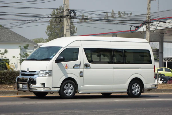 Toyota Van van Wat Pa Daraphirom tempel. — Stockfoto