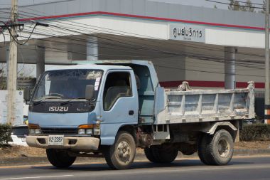 Özel Isuzu damperli kamyon.