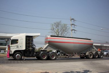   Römork damperli kamyon Tanachai şirket. 