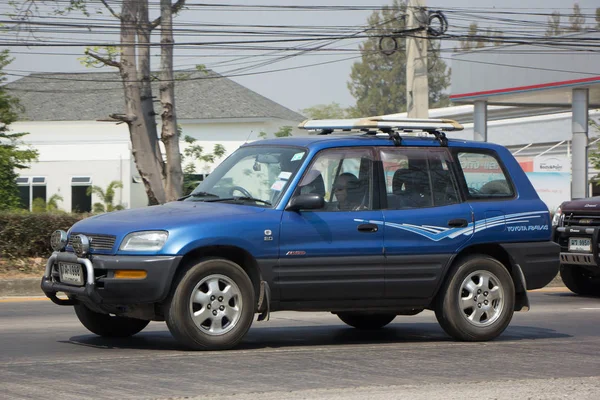 Privater geländewagen, toyota rav4. — Stockfoto