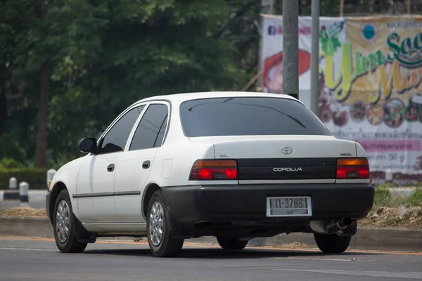 Coche viejo privado, Toyota Corolla — Foto de Stock
