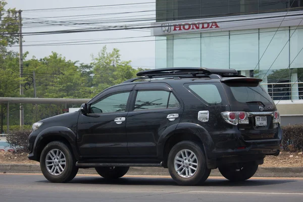 Vehículo privado, Toyota Fortuner . — Foto de Stock