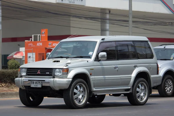 Privater Mitsubishi Pajero Geländewagen. — Stockfoto