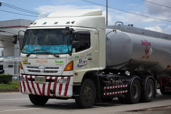 Camión de aceite de Pitchaya Oil transport Company . —  Fotos de Stock