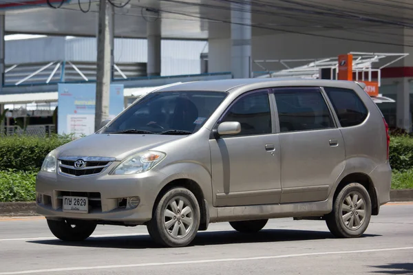 Özel Toyota Avanza araba.