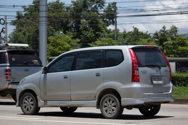 Özel Toyota Avanza araba.